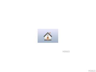 22 Suffern Pl, Chestnut Ridge, NY 10952-3620