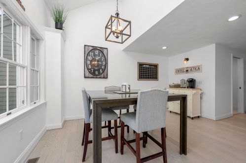 5 Elizabeth Cir, Mashpee MA 02649-2295 exterior