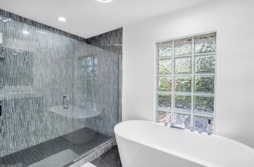 1905 Imperial Golf Course Blvd, Naples FL  34110-1007 exterior