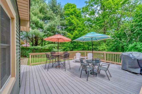 410 Old Post Rd, Marlborough NY  12542-6232 exterior