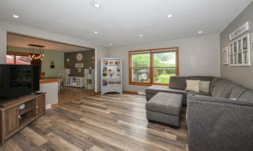 3221 56th St, Milwaukee, WI 53219-4440