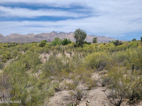 4795 Camino Luz, Tucson, AZ 85718-5818