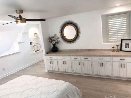 320 Rossmore Dr, Oxnard CA  93035-4465 exterior