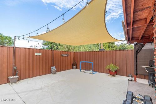 4376 Ish Dr, Simi Valley CA  93063-2945 exterior