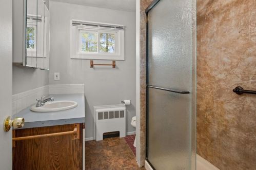 15 Hatfield St, North Kingstown RI  02852-4715 exterior