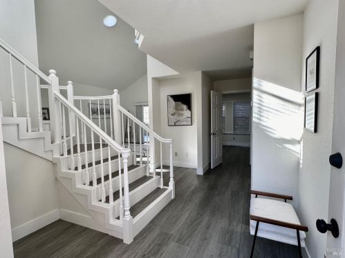 2647 Lago Oaks Dr, Santa Rosa CA  95405-9100 exterior