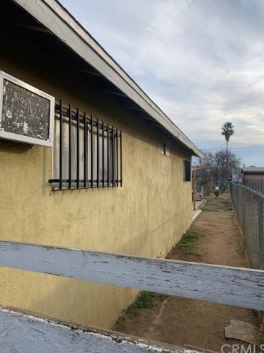1427 19th St, Bakersfield, CA 93305-5403