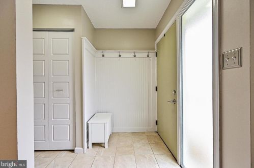 2414 Southgate Sq, Herndon VA  20191-1239 exterior