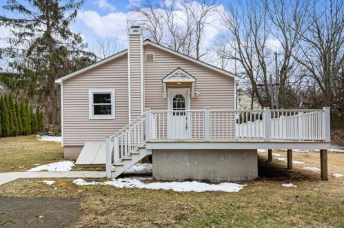 8 Candle Hill Rd, Danbury, CT 06812-2322