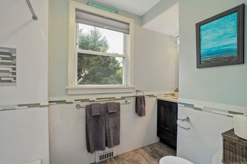 533 Highbrook Ave, New Rochelle NY  10803-2227 exterior