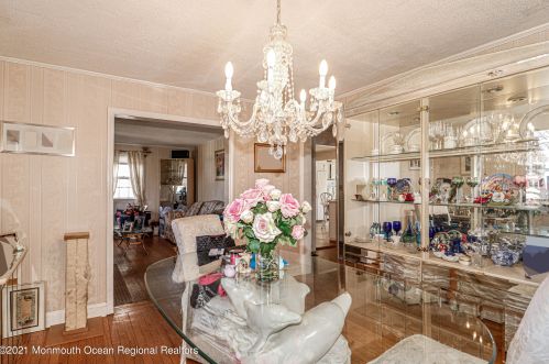 40 Irving Pl, Tinton Falls NJ  07724-1625 exterior