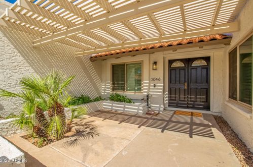 2046 Medina Ave, Mesa, AZ 85202-6439