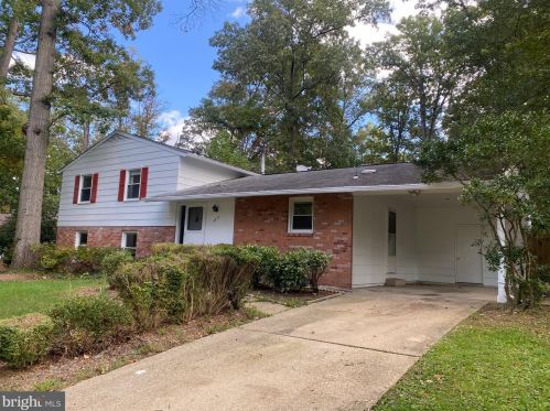 6519 Greenview Ln, Springfield, VA 22152-2919
