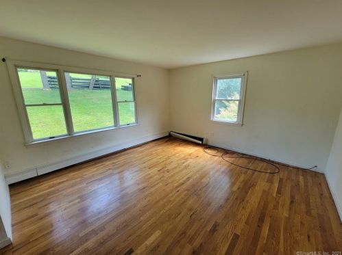 22 Ox Dr, Brookfield Center, CT 06804-3631