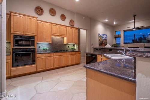 6256 Amber Sun Dr, Scottsdale AZ 85266-7035 exterior