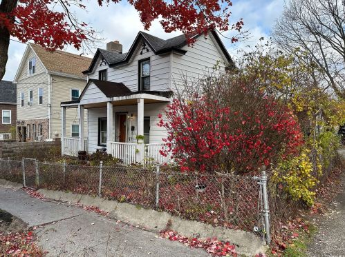 651 219th St, Bronx, NY 10467-5303