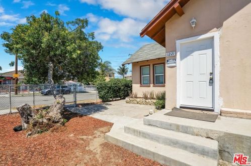 1221 152nd St, Compton, CA 90220-2824