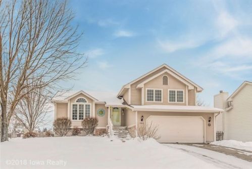 2004 146th St, Des Moines, IA 50325-7723