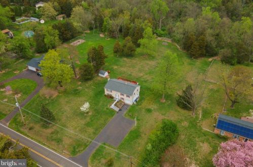 1822 Old Sumneytown Pike, Harleysville PA  19438-1129 exterior