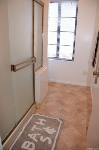 19966 Avenue Of The Oaks, Santa Clarita CA  91321-1387 exterior