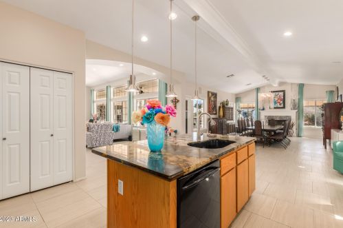 1833 Willow Tree Ct, Gilbert AZ  85234-4933 exterior