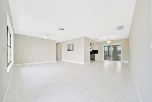 430 Inwood Ave, Fort Pierce, FL 34984-5139