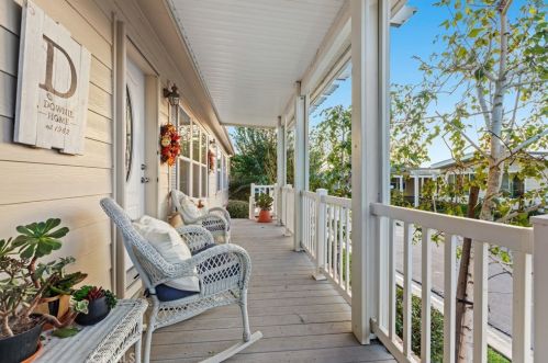 5200 Irvine Blvd, Irvine CA 92620-2013 exterior