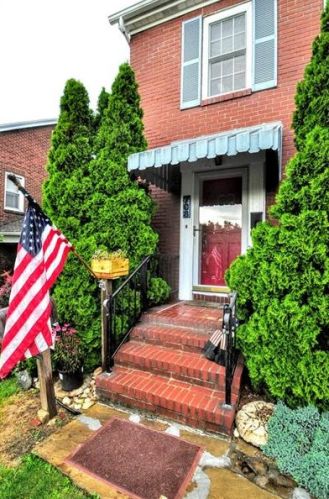708 James St, Latrobe, PA 15650-3034