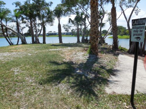 147 Chatham G, West Palm Beach FL  33417-1823 exterior