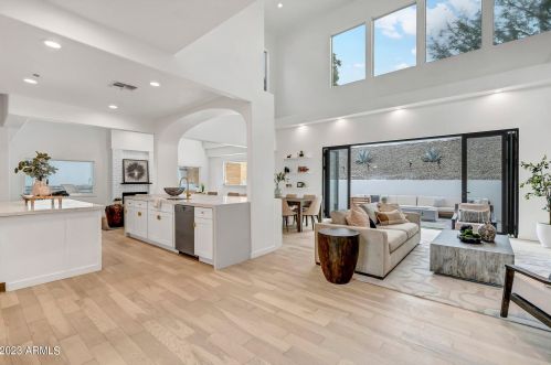 7627 22nd St, Phoenix AZ  85020-4706 exterior