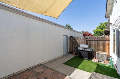 3682 Cliff Way, Oceanside CA  92056-4703 exterior