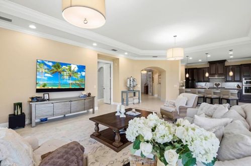 2751 Tiburon Blvd, Naples, FL 34109-3721