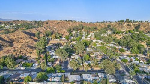 27325 Santa Clarita Rd, Santa Clarita CA  91350-1317 exterior