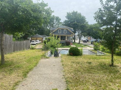 260 River Ave, Providence, RI 02908-4231