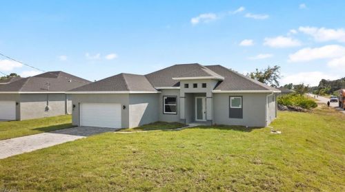 2929 3rd St, Lehigh Acres, FL 33936-1875