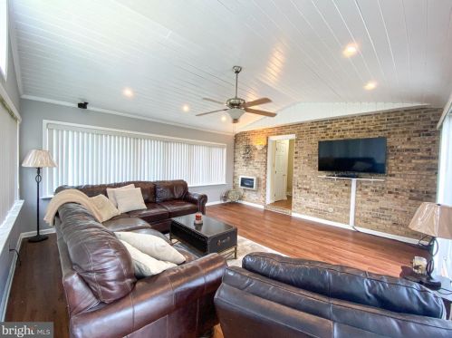 5 Wortham Ct, Bear DE  19701-2060 exterior