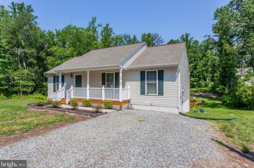 13331 Julien St, Woodford, VA 22580-3341
