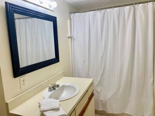 40 Web Ave, North Kingstown RI  02852-6822 exterior