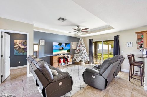 2713 10th St, Lehigh Acres, FL 33936-0035