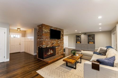 2429 Adams Ave, Orange CA  92867-6047 exterior