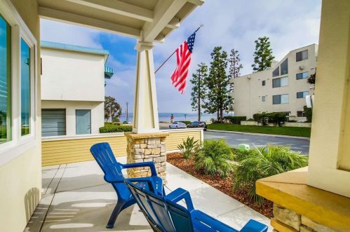 1760 La Playa Ave, San Diego CA 92109-6526 exterior