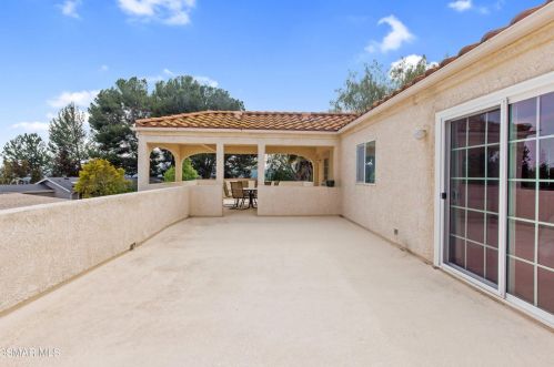 142 Pueblo Ln, Topanga CA  exterior