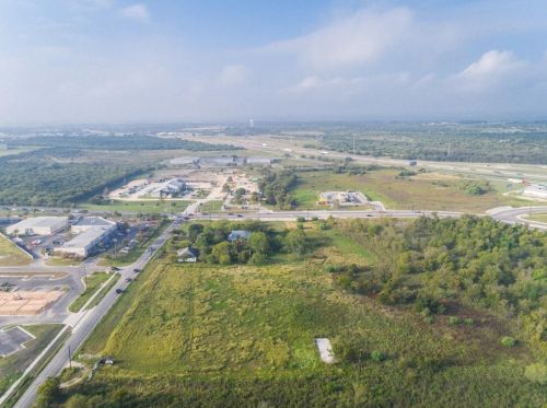 145 Lehman Rd, Uhland, TX