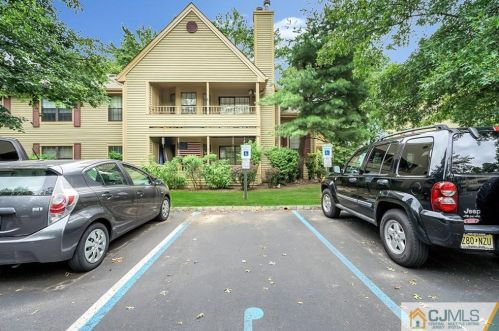 405 Chester Ct, Helmetta NJ  08828-1130 exterior