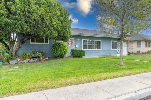 916 Delaware Ave, Los Banos, CA 93635-3402