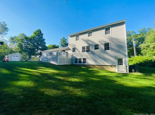 56 Aspen Ledges Rd, Ridgefield, CT 06877-1826