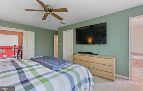 100 Brook Meadow Cir, Shrewsbury PA  17361-1236 exterior