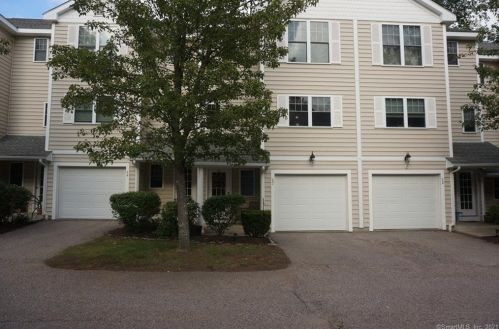 53 Forestview Dr, Norwich CT  06360-7523 exterior