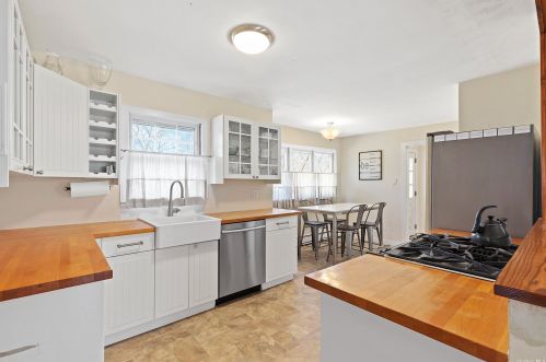 430 Three Mile Harbor Hc Rd, East Hampton, NY 11937-4103