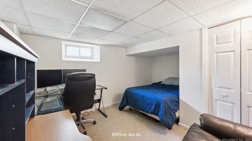 5 Van Buren Cir, Stamford CT  06906-2421 exterior